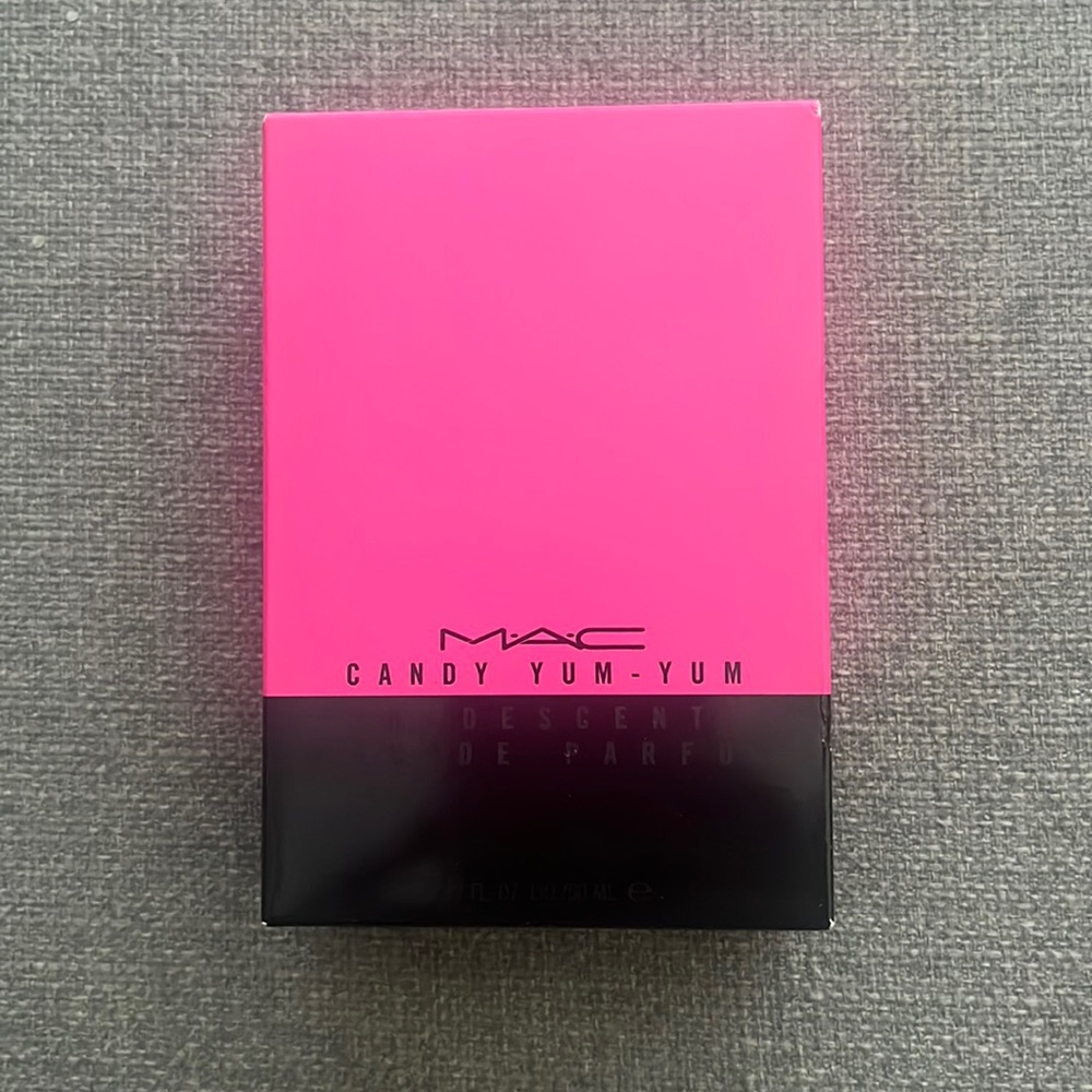 Mac Shadescents Candy Yum-Yum Fragrance